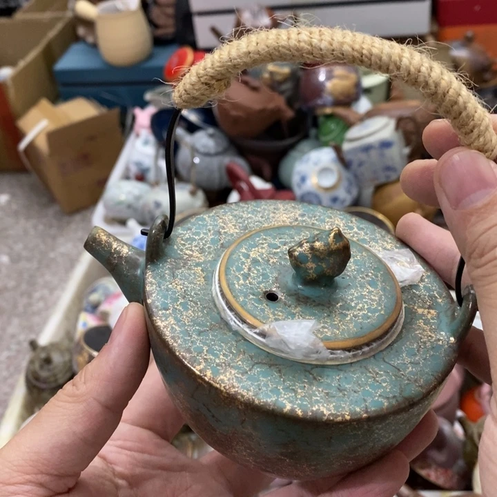 陶瓷艺术品及陶瓷壶壶