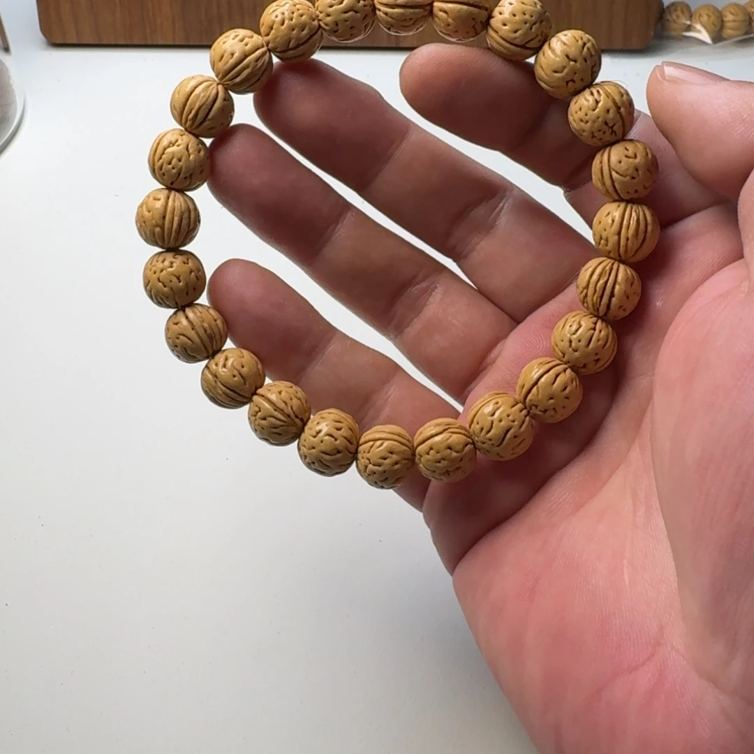 桃核手串边186肚4064高7797