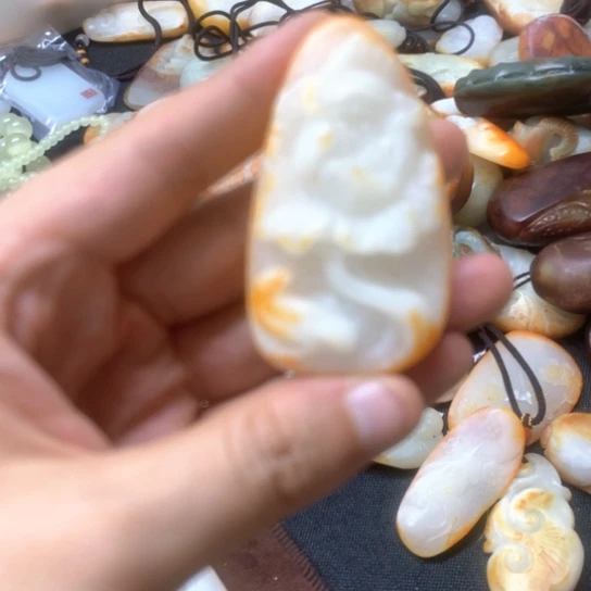 未镶嵌和田玉把件