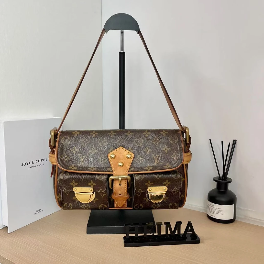 95新 LouisVuitton/路易威登 11767478 LV曼哈顿塞纳河腋下包