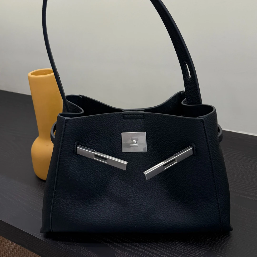 selinweiss[H]秋冬高级感百搭荔枝纹水桶包通勤斜挎包6306