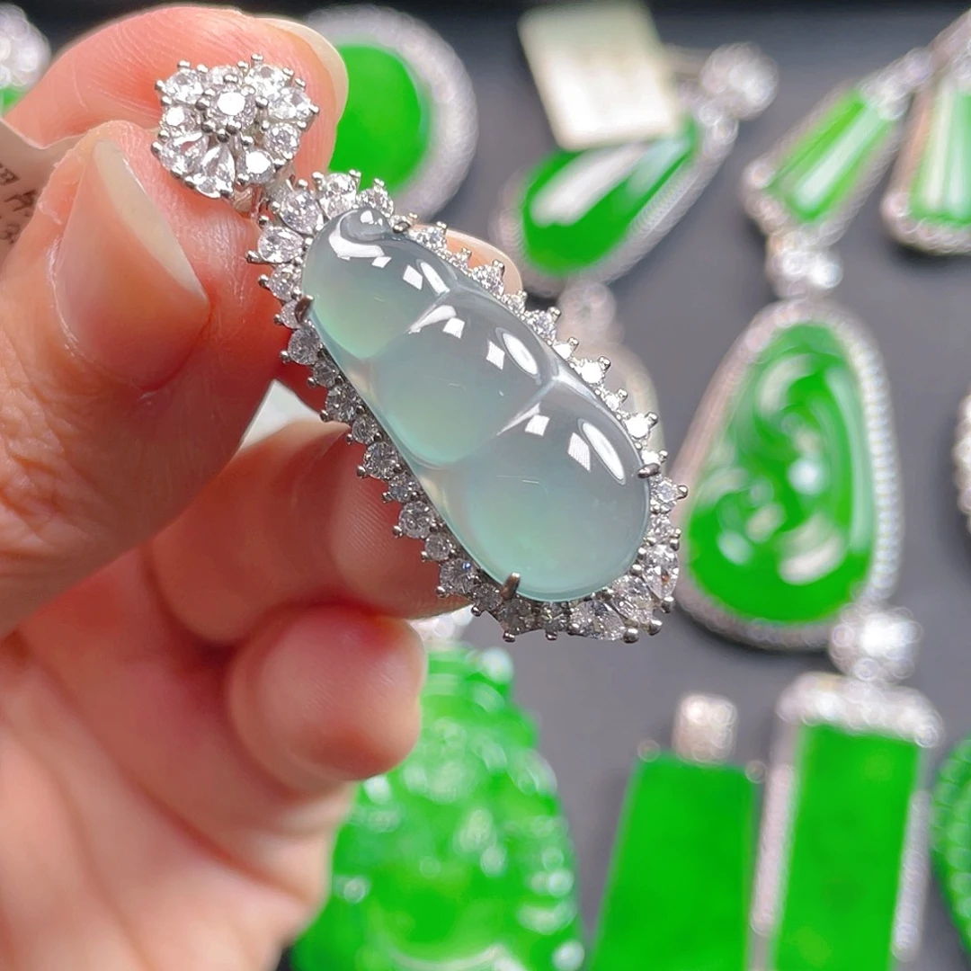 吊坠(不含链)未镶嵌翡翠