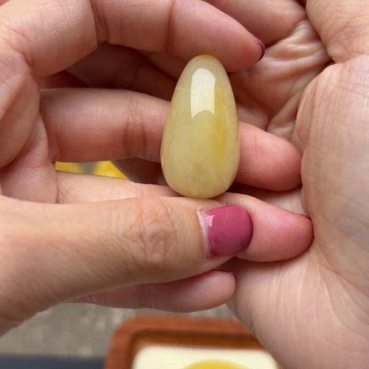 琥珀裸石未镶嵌琥珀裸石未镶嵌168