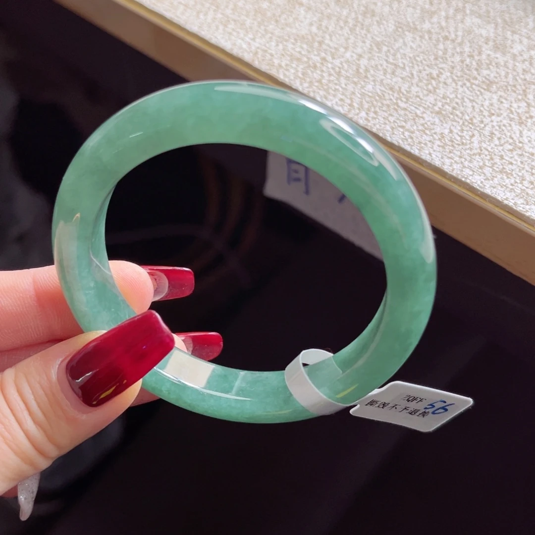 翡翠手镯未镶嵌手镯