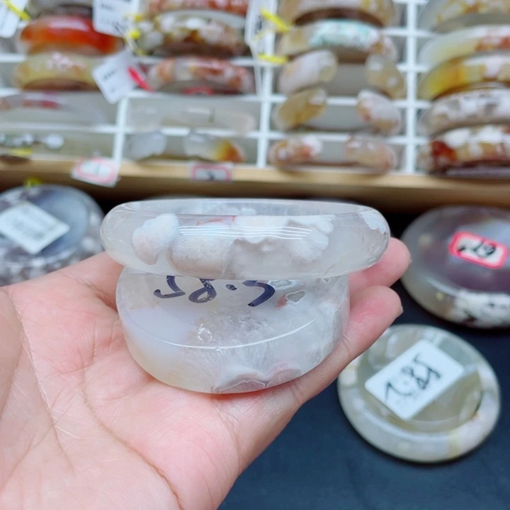 芬***兰玛瑙/玉髓未镶嵌手镯58.3