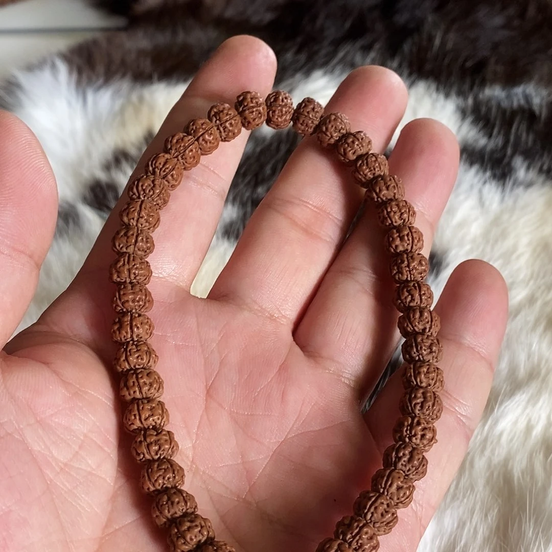 张***岩金刚菩提吊坠老树王手持