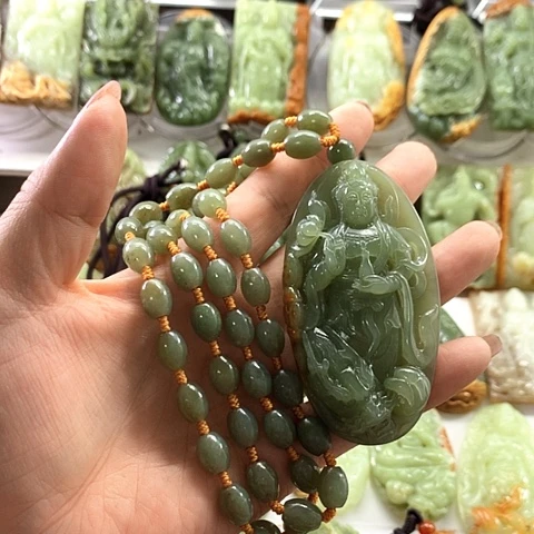 梵***澔和田玉未镶嵌吊坠(赠链)