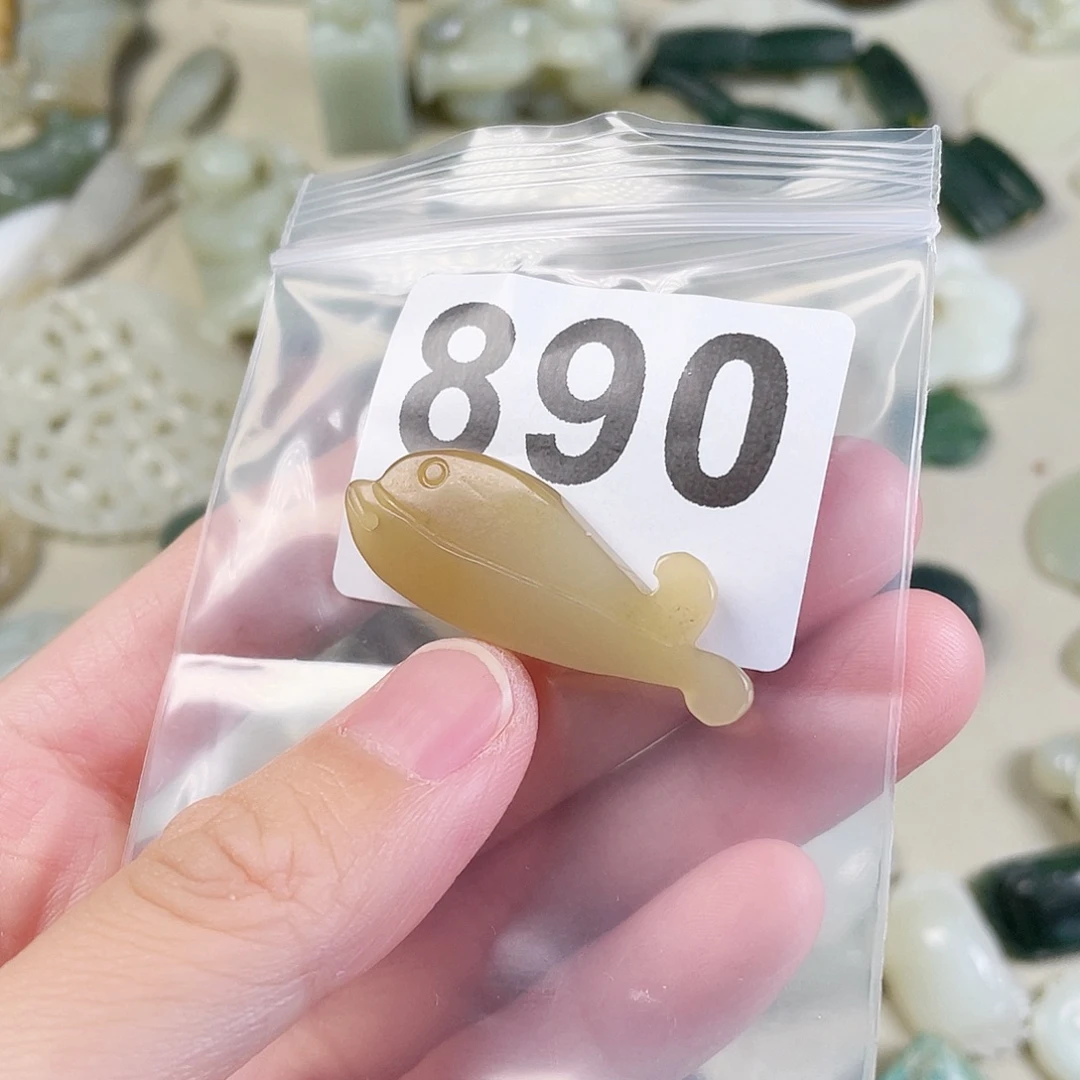 颈饰未镶嵌和田玉（糖玉）