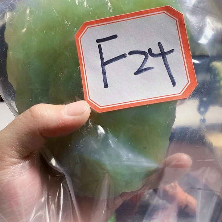 蛇纹石玉未镶嵌手镯人****?