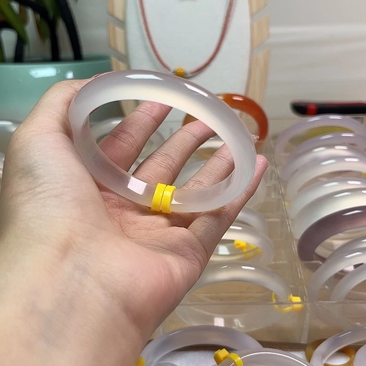 手镯玛瑙/玉髓未镶嵌