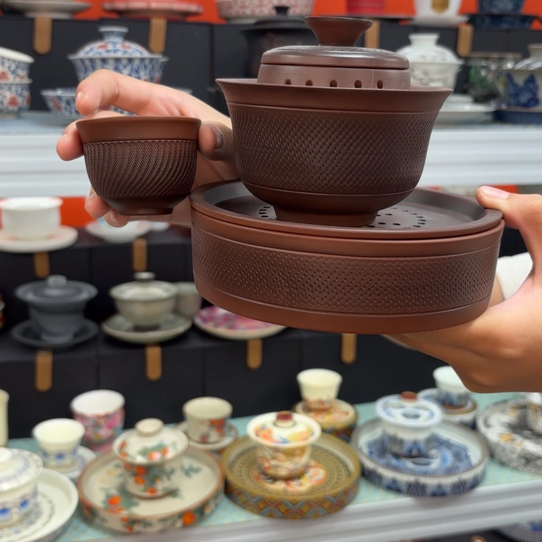 悬停车辆在停盘的