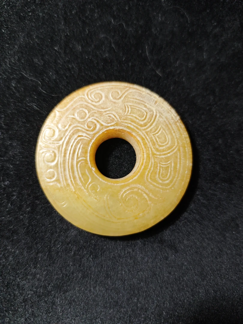 阿西风格龙纹玉璧