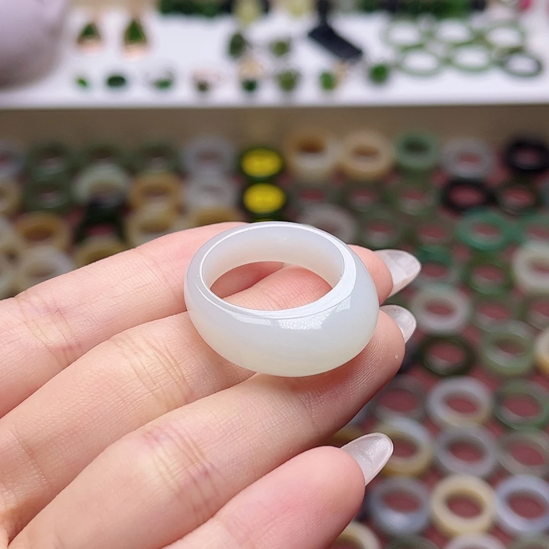 和田玉戒指未镶嵌19.0白馒头