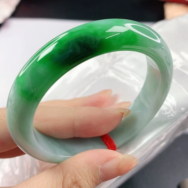 未镶嵌手镯翡翠，915