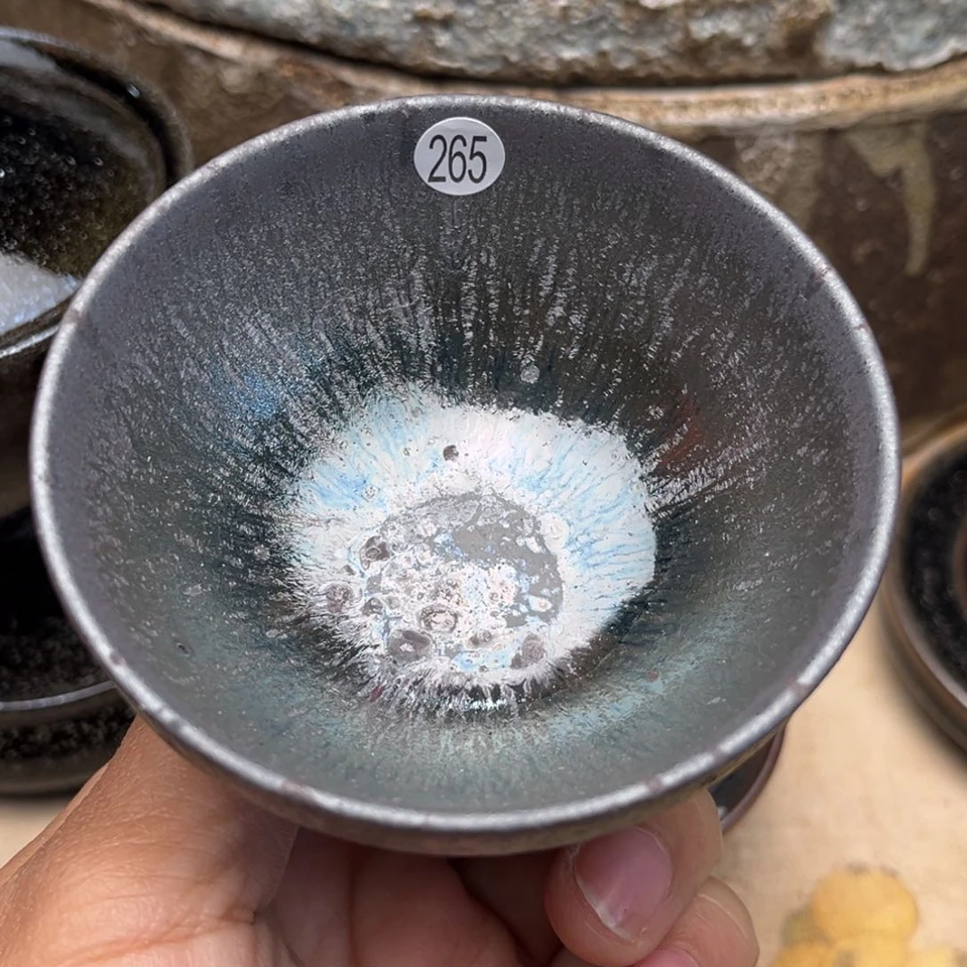 茶盏义兴龙窑坚持真柴烧落灰烧