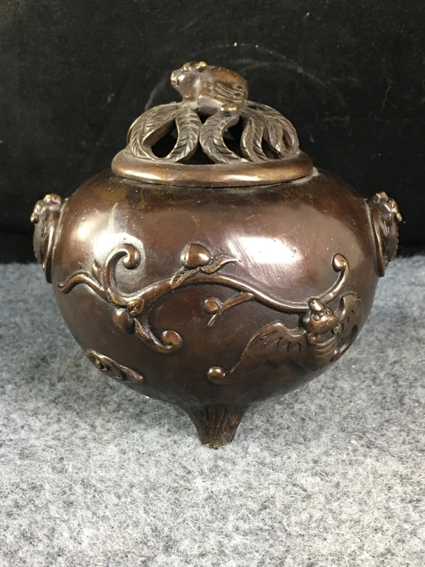 铜精制五福熏香炉，尺寸高14cm，重量尺寸咨询客服。