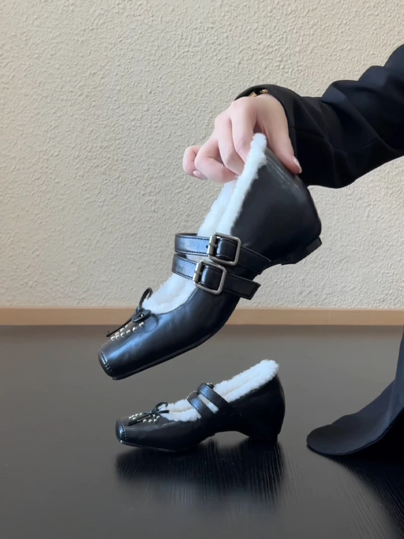 Pokoy-4cm法式复古方头内增高双皮扣带蝴蝶结加绒毛毛鞋