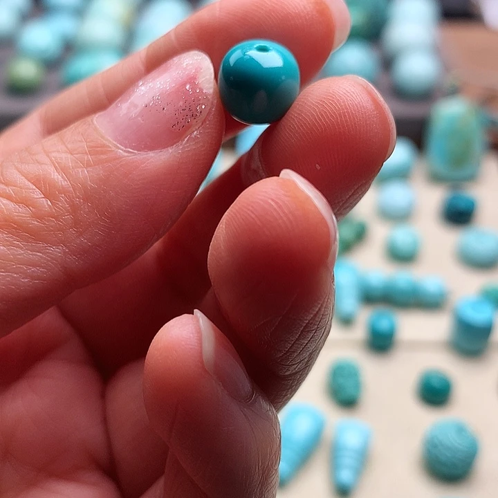 绿松石未镶嵌颈饰