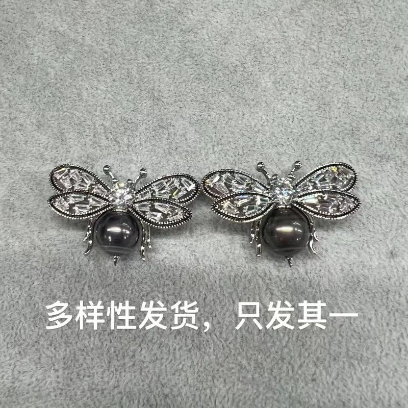 【阳阳见面礼】大溪地珍珠胸针（多样性发货，发一件）