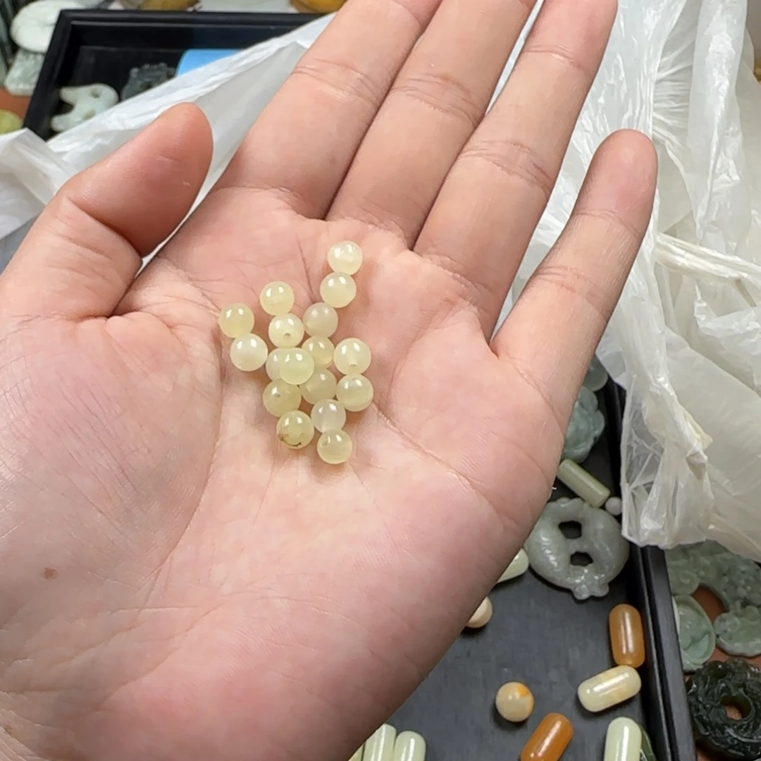 羽***末蛇纹石玉未镶嵌颈饰珠珠