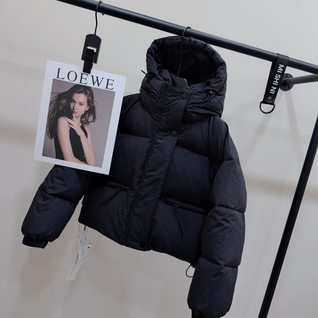 W童品，（年货款）（现货）<7011编码>(新国标90白鸭绒)黑色面包羽绒服