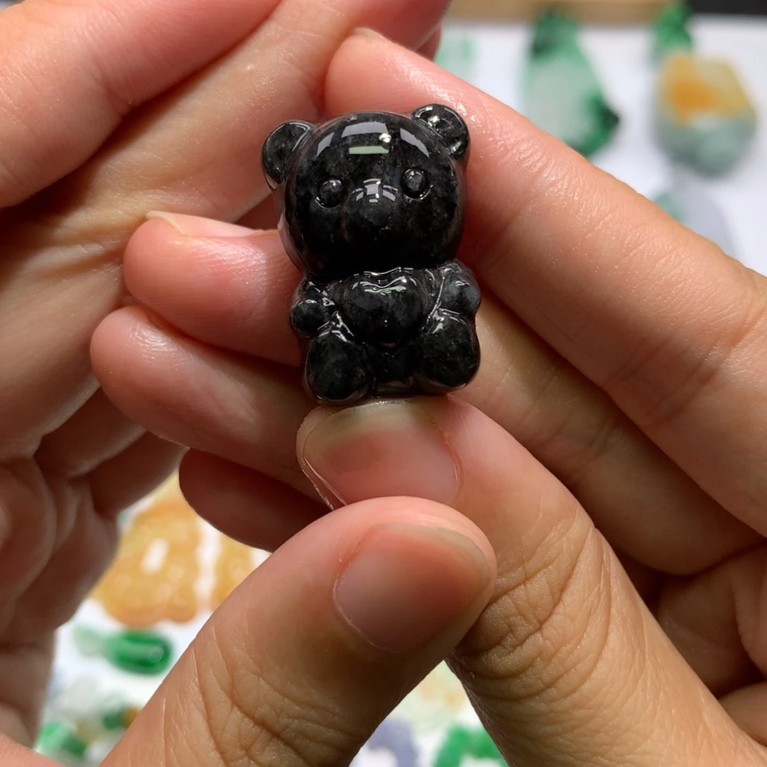 定制翡翠未镶嵌小熊