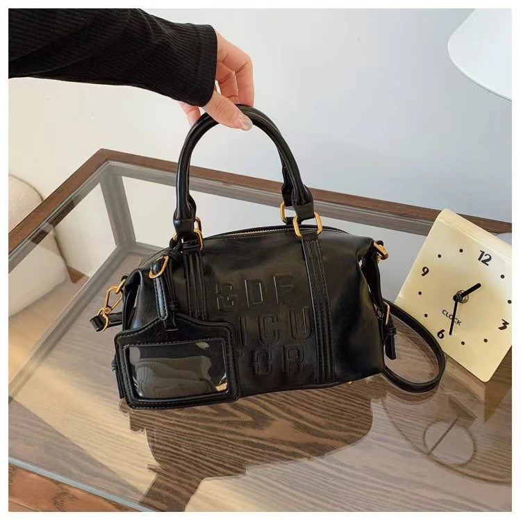 18069 黑色 （长23厘米高14厘米宽10厘米）百搭时尚包包（无礼盒）