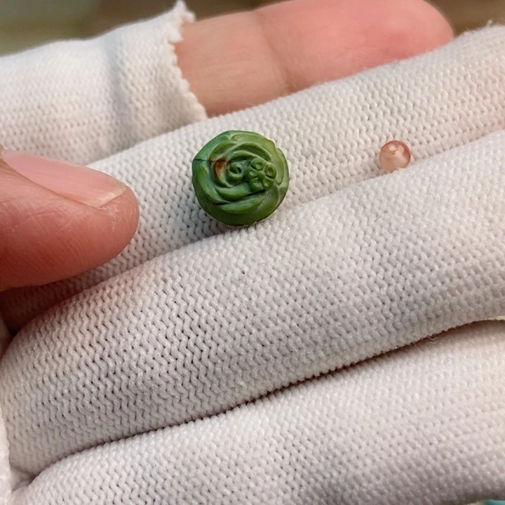 南红玛瑙未镶嵌珠宝奇石