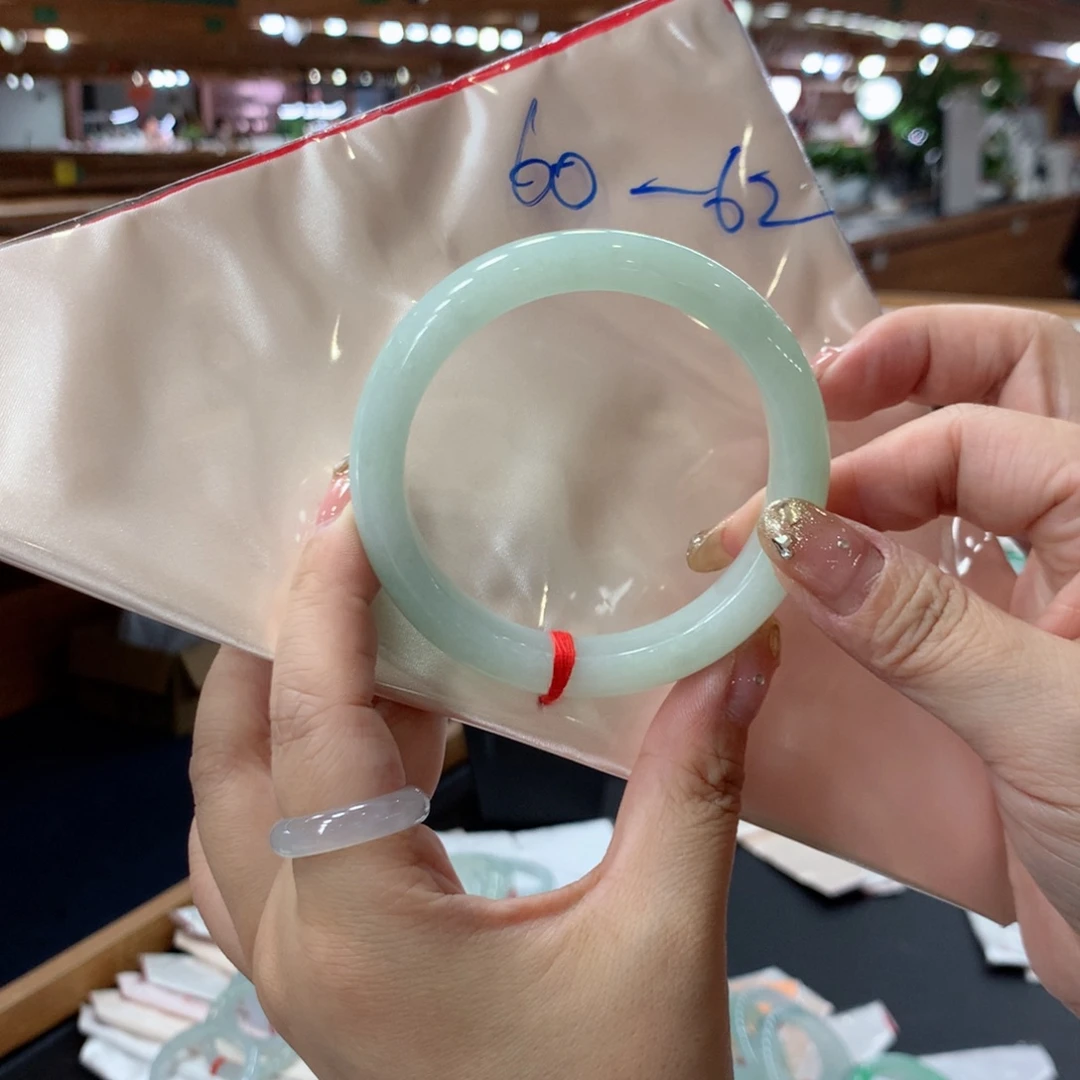 未镶嵌手镯翡翠翡翠