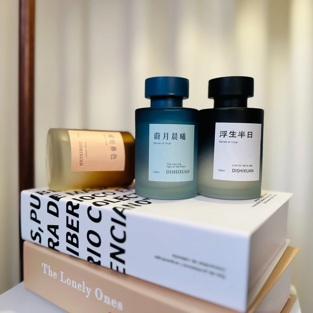 （新疆包邮）120ml车载香薰汽车香水车内除异味持久留香空气清新