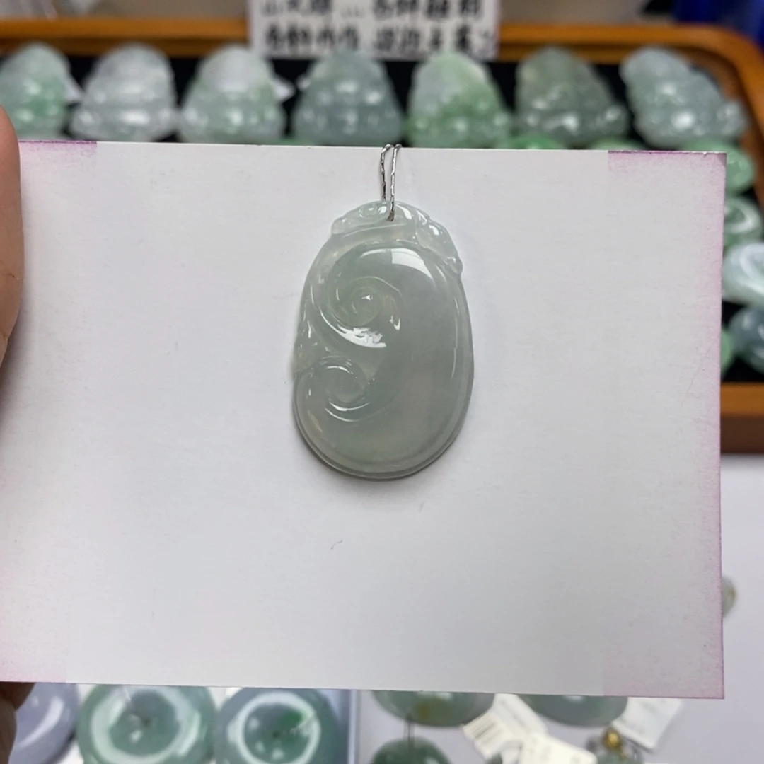 翡翠颈饰未镶嵌如意