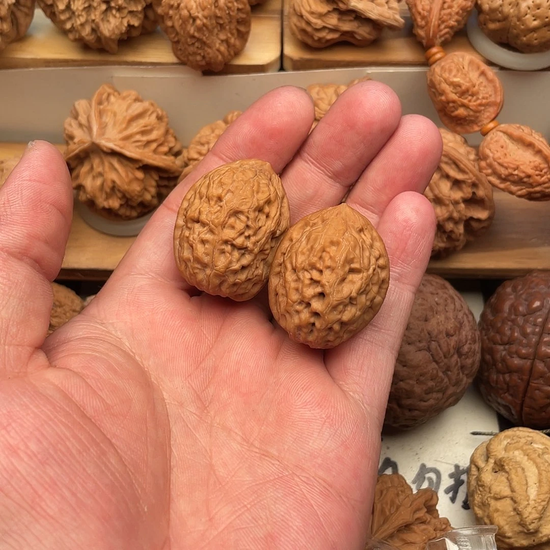 小***动吊坠文玩核桃赤子