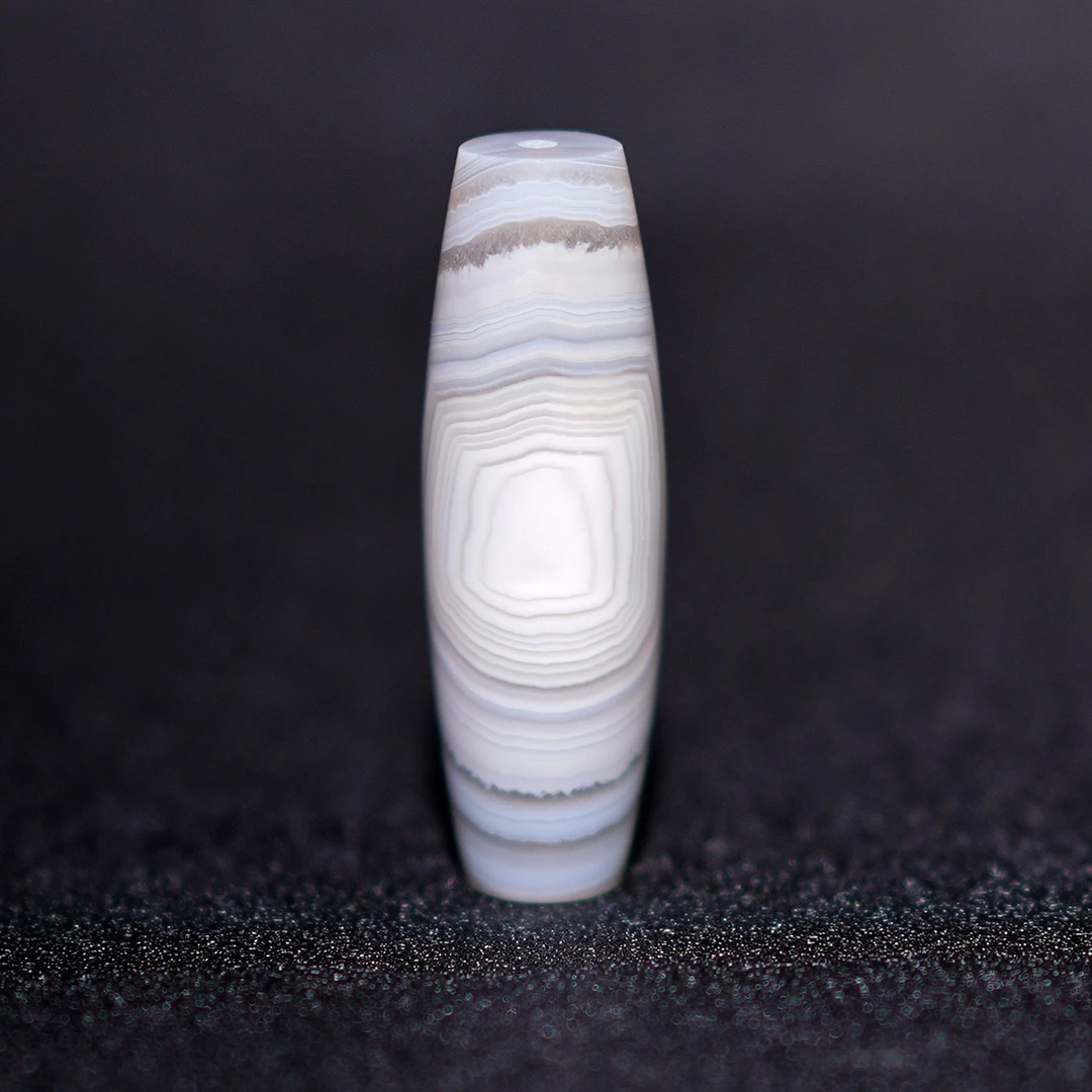 精品蓝沁水晶纹理天圆地方缠丝玛瑙