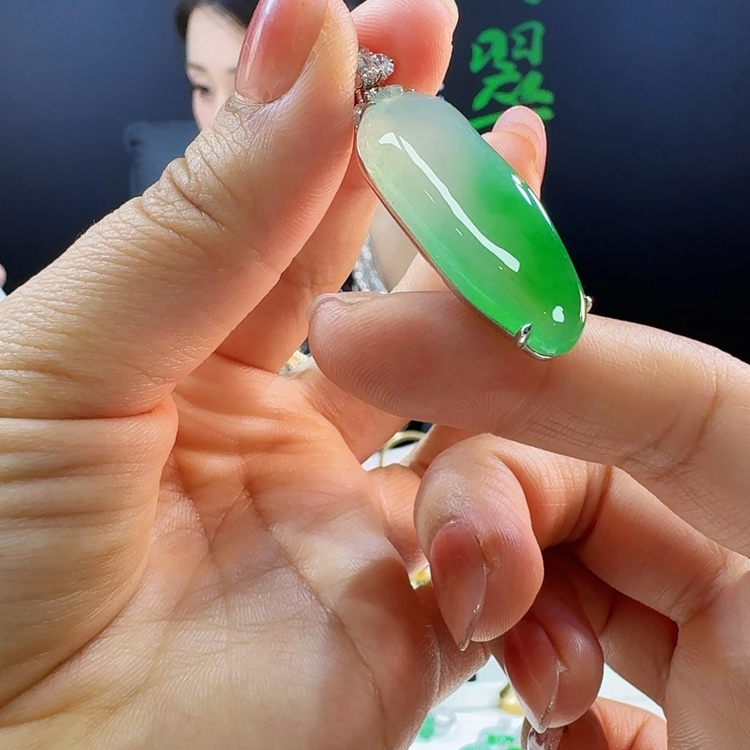 翡翠18K金镶嵌吊坠(不含链)18k镶嵌