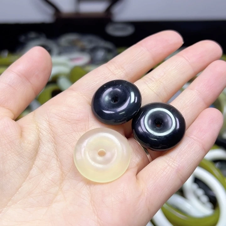 未镶嵌蛇纹石玉手链