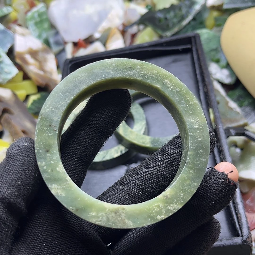 和田玉未镶嵌颈饰来***你