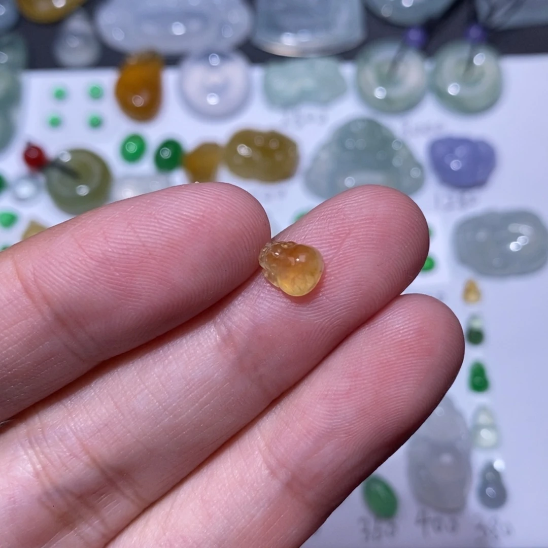 颈饰未镶嵌翡翠黄金蟾