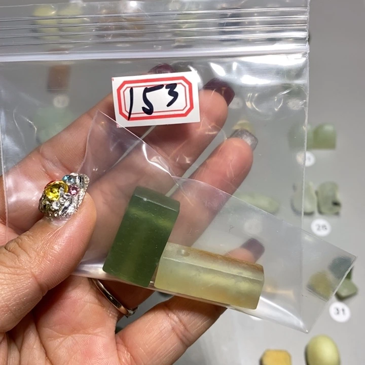 蛇纹石玉颈饰未镶嵌纯*猫