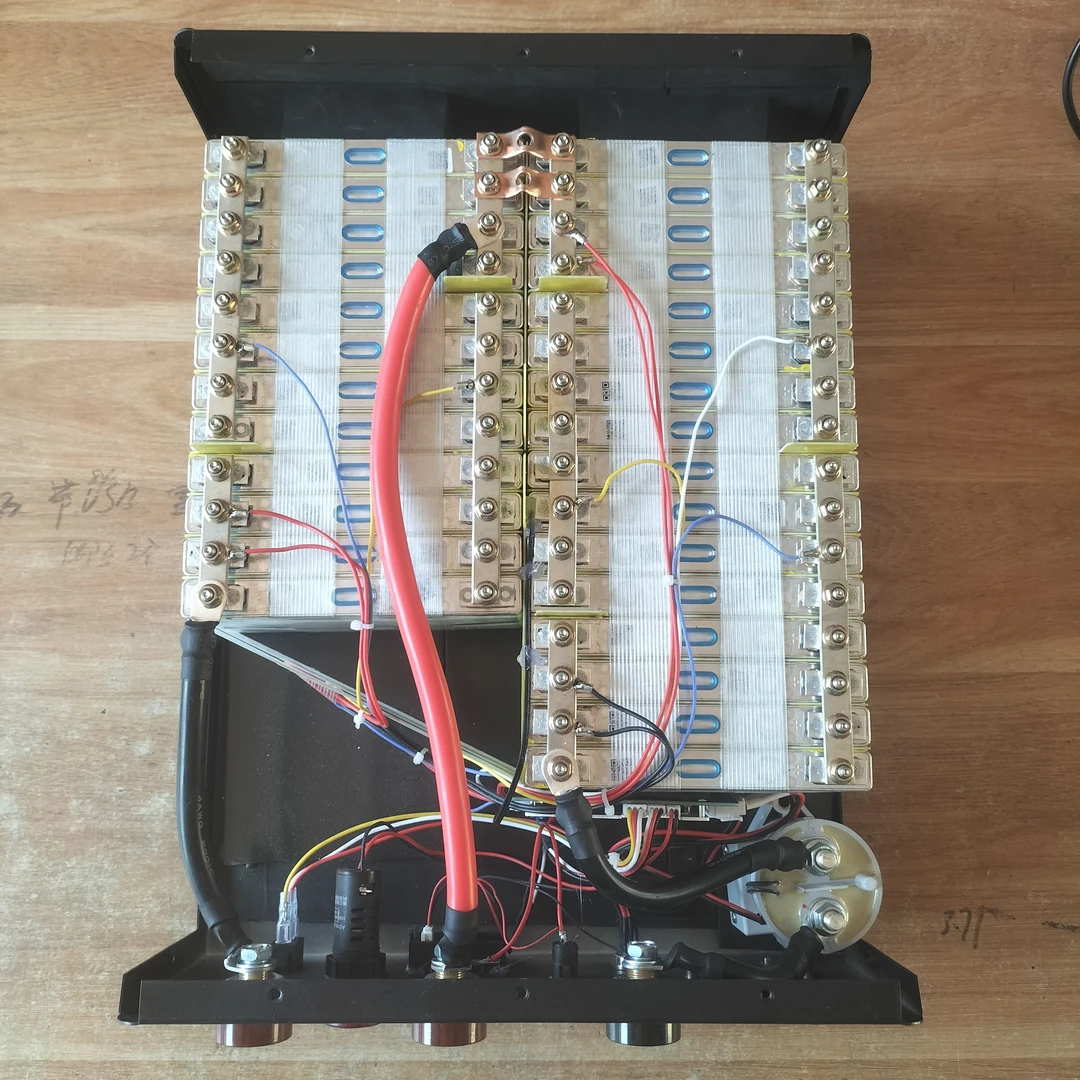 宁德时代17.5电芯 4并七串28节电芯应急启动电源大马力大功率救援