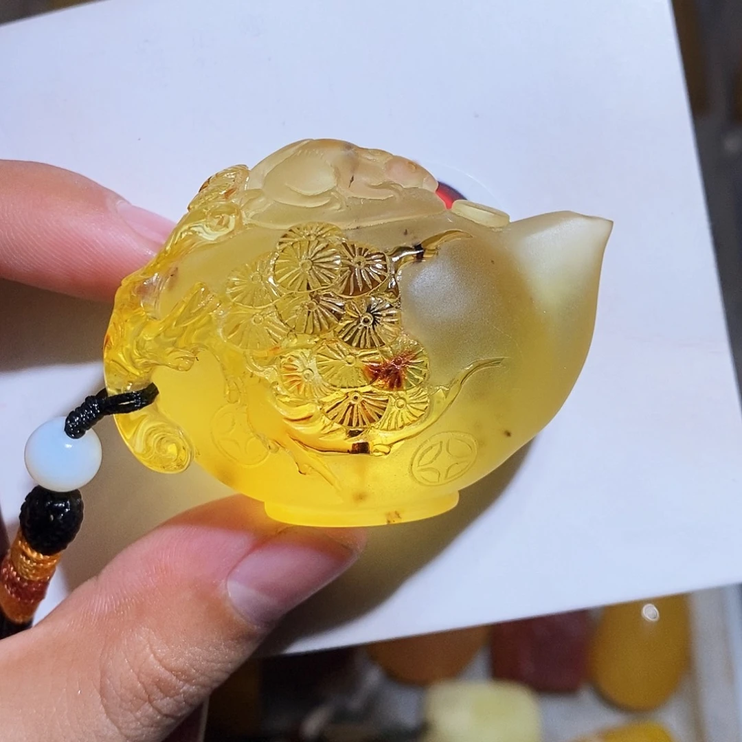 琥珀未镶嵌珠宝奇石