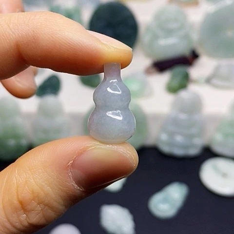 翡翠颈饰未镶嵌吊坠