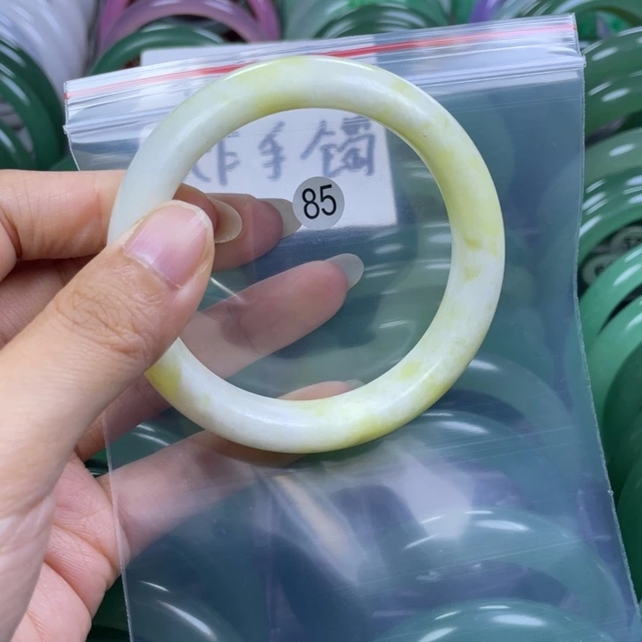 未镶嵌手镯石英岩玉58