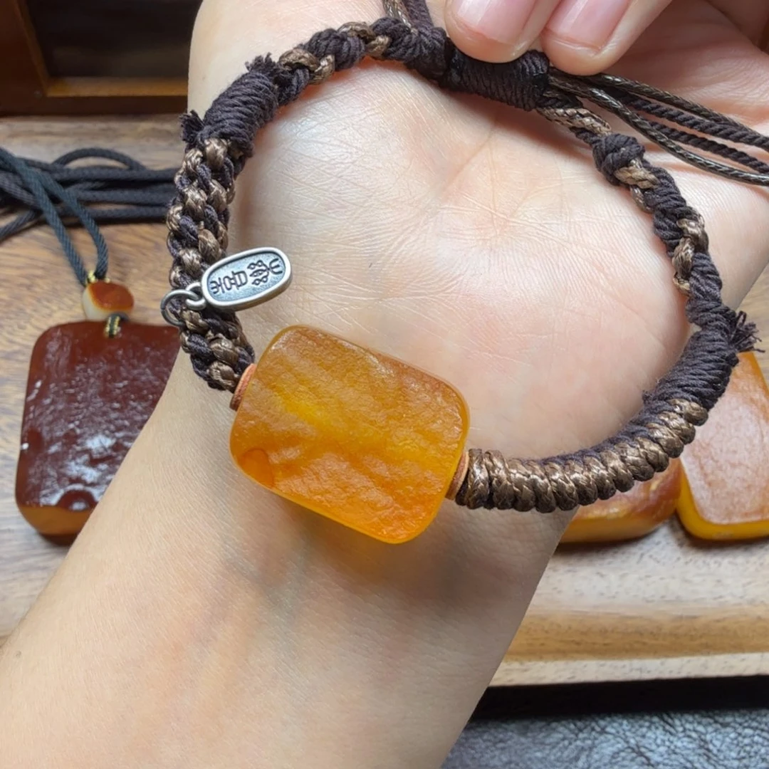 未镶嵌吊坠(赠链)琥珀