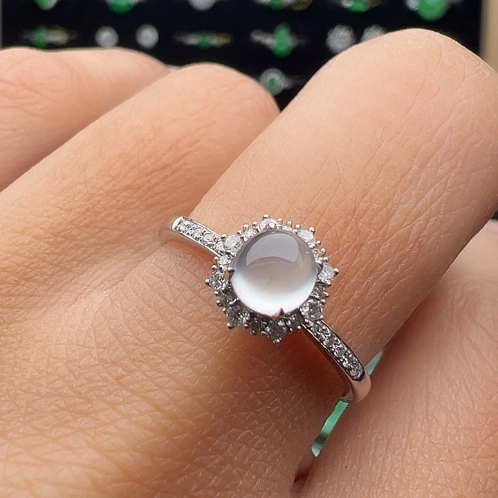 翡翠18K金镶嵌颈饰戒指