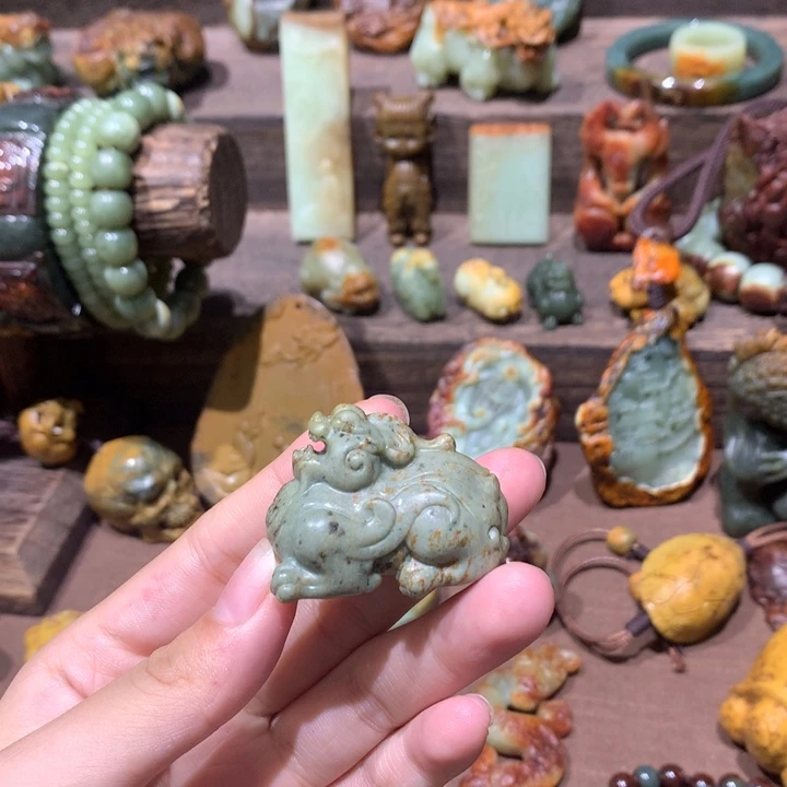 岫岩河磨玉（透闪石质玉）未镶嵌把件