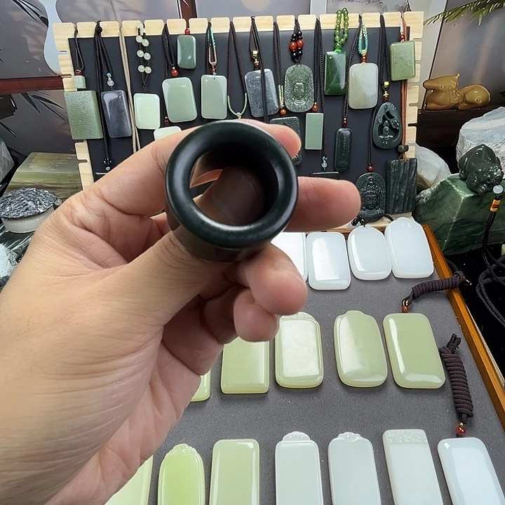 未镶嵌和田玉挂件