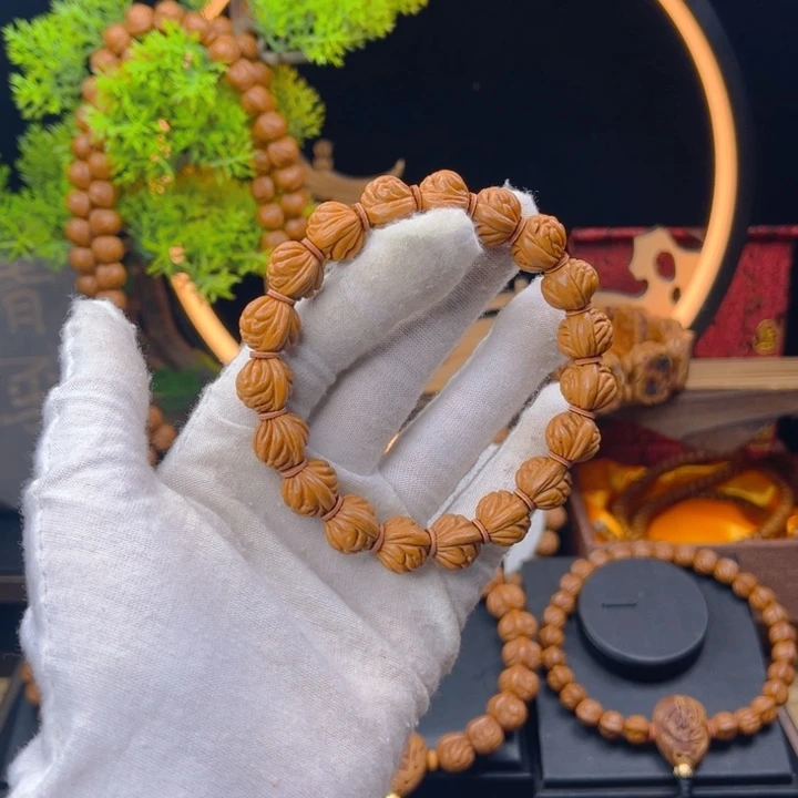 桃核吊坠野生桃核红魔料子