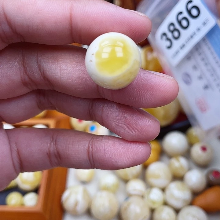蜜蜡未镶嵌珠宝奇石粉17.