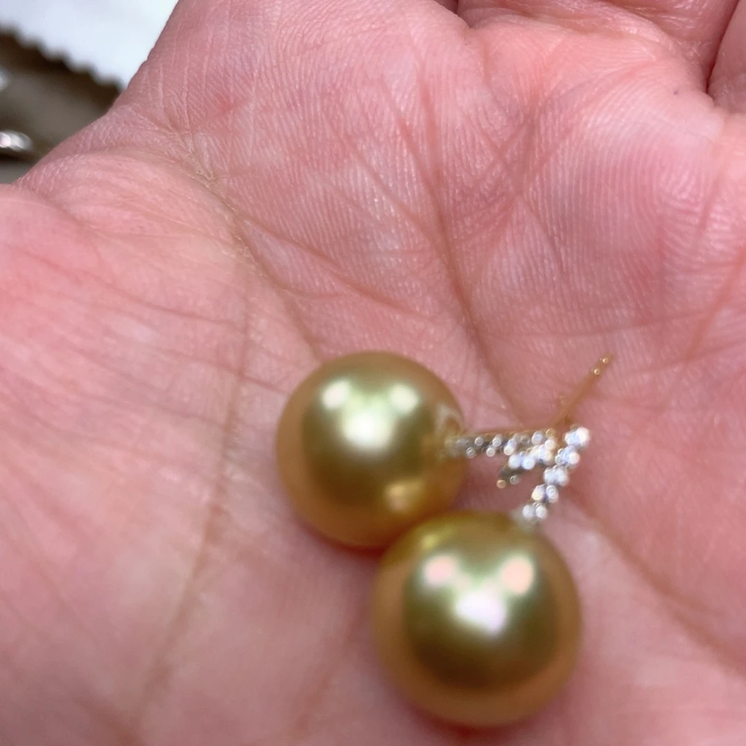 18K金镶嵌耳饰海水珍珠