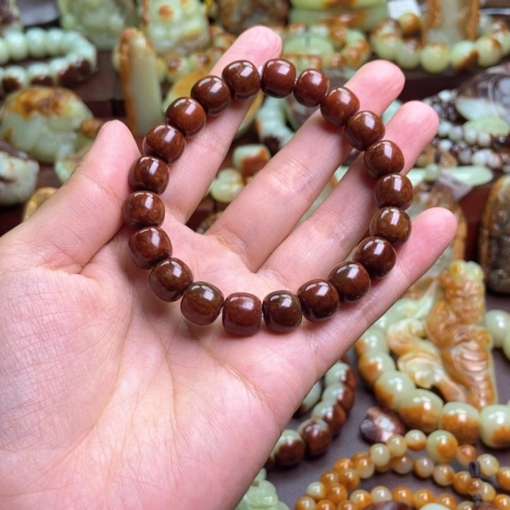 王***老手链未镶嵌岫岩河磨玉（透闪石质玉）